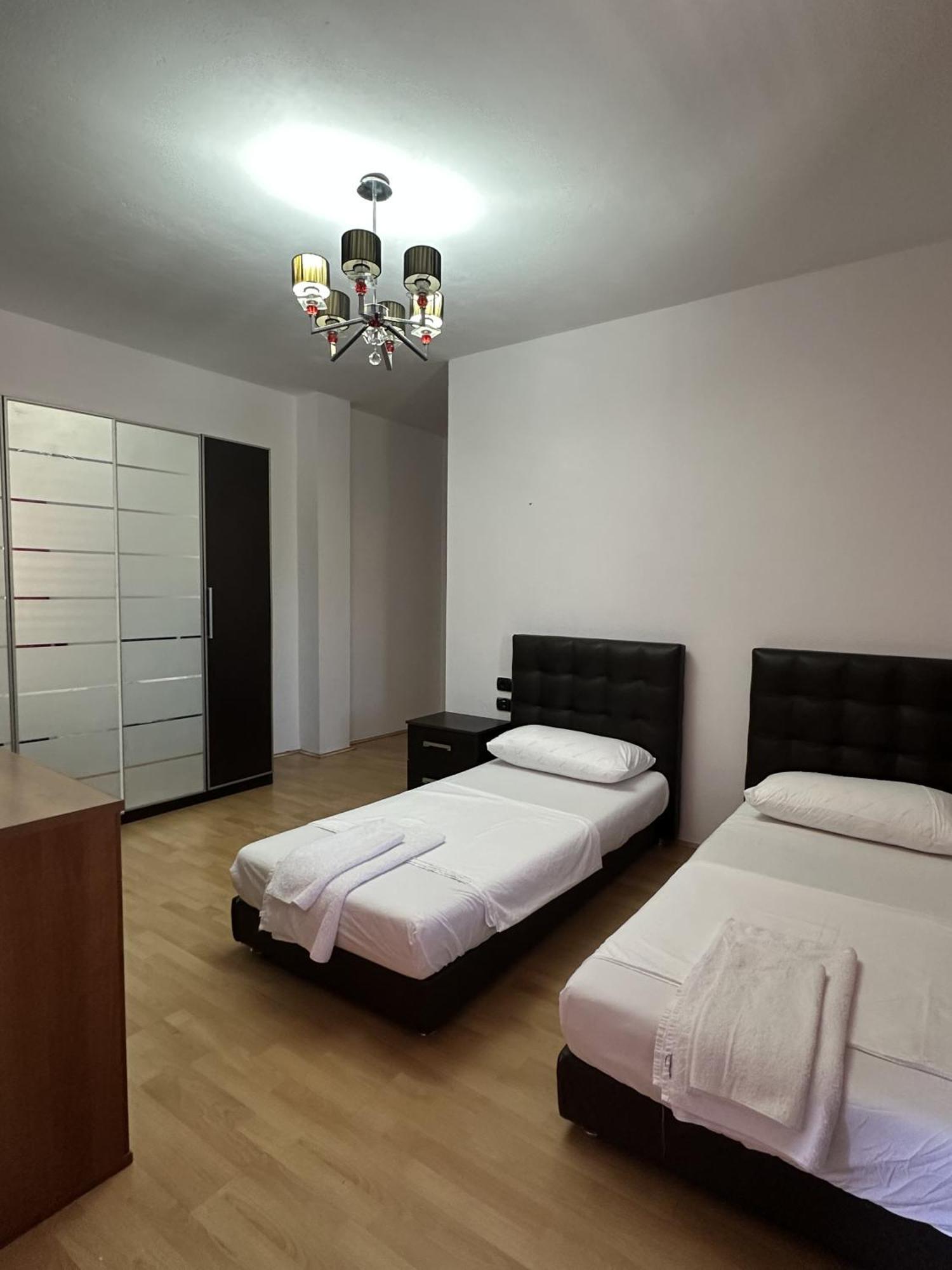 Kristi's * Tirana